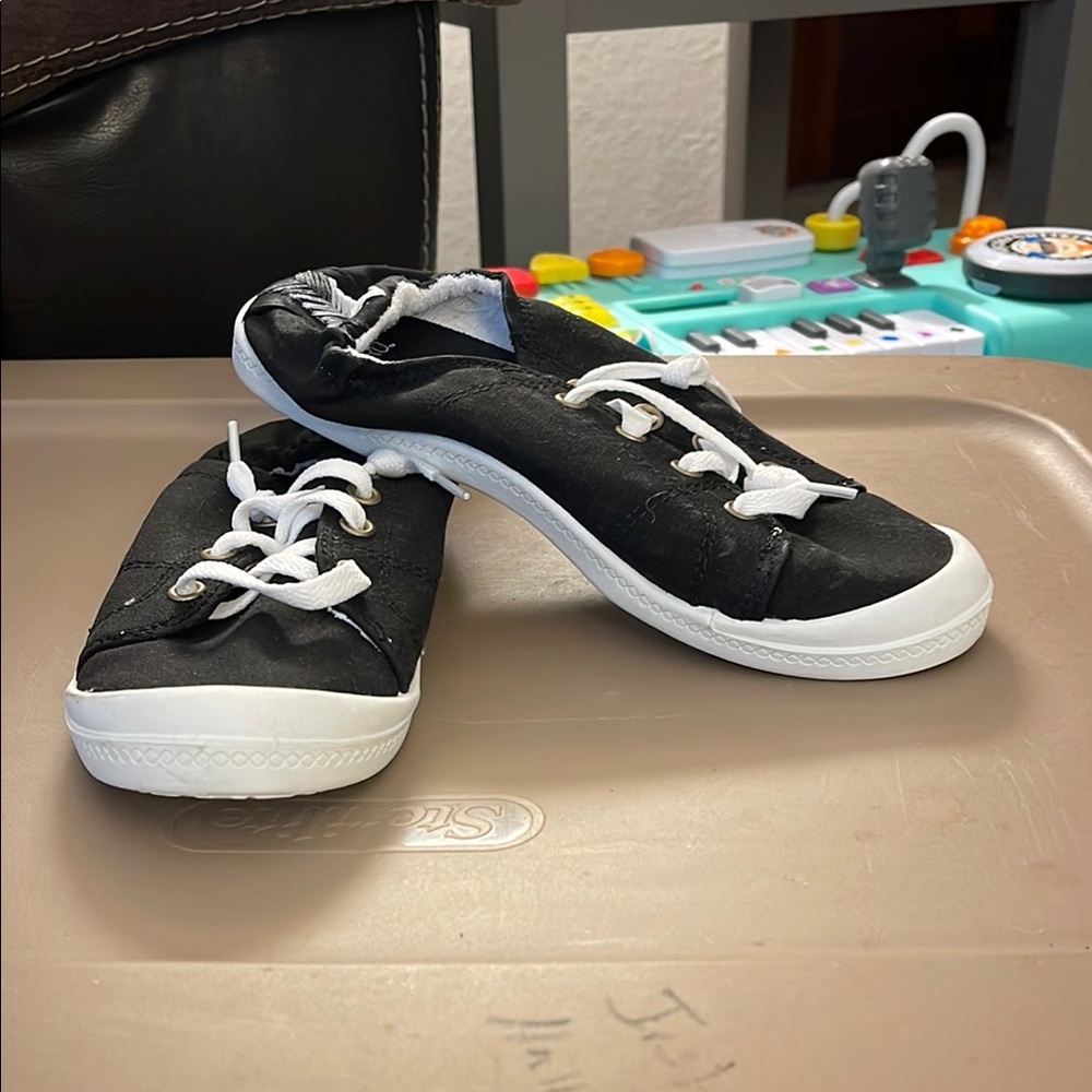 Time and Tru Black and White Sneakers